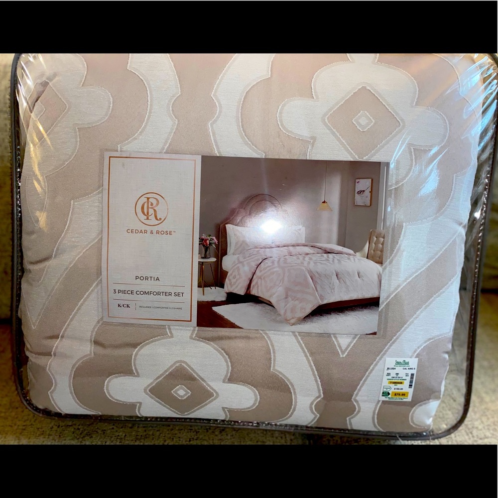 3 PIECE KING Comforter SET NEVER OPENED